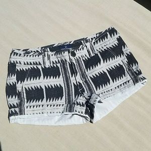 AMERICAN EAGLE Aztec Shorts Excellent Condition 4